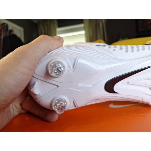 NEW Nike Men’s SIZE 16 Alpha Menace Pro 2 Mid Football Cleats White Grey Black main image 16